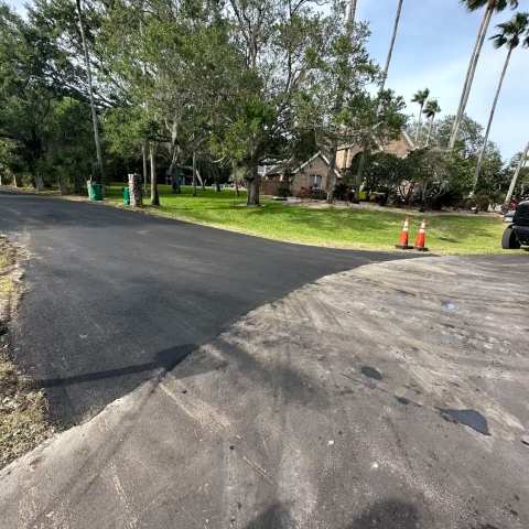 New residential asphalt driveway, project photo 6