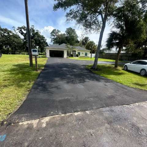 New residential asphalt driveway, project photo 27