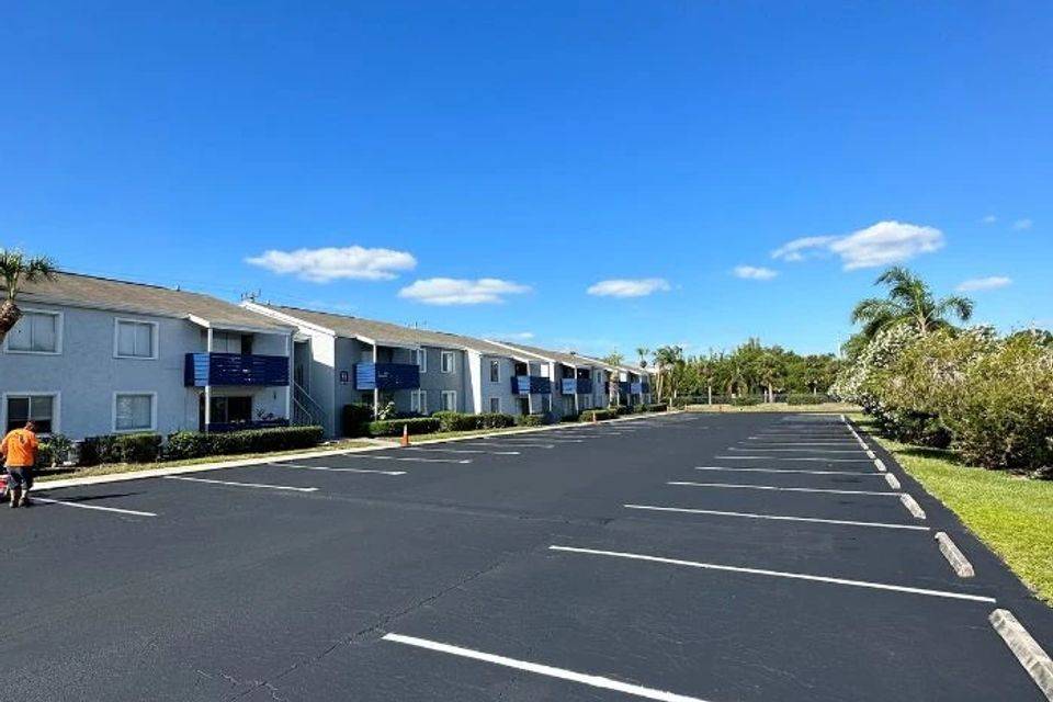 Sealcoated asphalt parking lot, photo 2